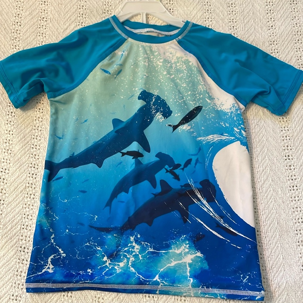 Boys Lands’ End XS shirt sleeved rash guard
